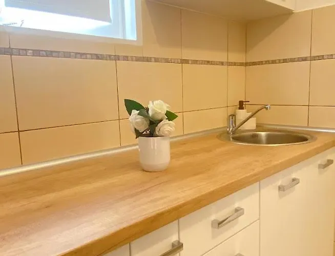 Mina * Mataruska Banja